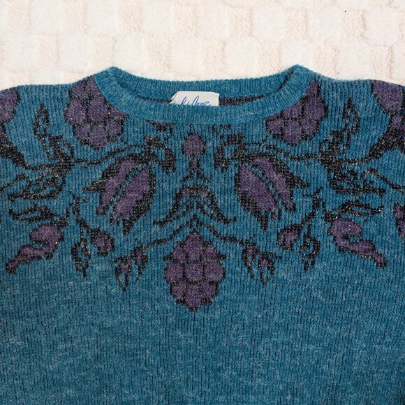 Vintage Made in Canada knit floral sweater with metallic hues - Picture 11 of 12